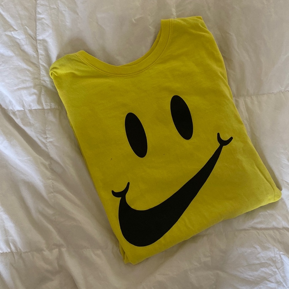Nike Smiley Tee